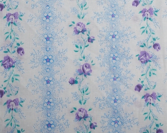 Splendido tessuto di cotone francese vintage degli anni '60, con piccoli fiori, rose, strisce, blu, viola e bianco, per quilting e cucito, stile retrò BTY.