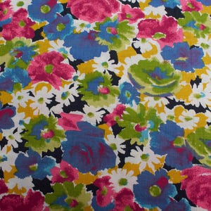 1980s Vintage Floral Cotton Fabric, Bold Colorful Large Flower Print, Lightweight fabric