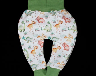 Handmade Pumphose Mitwachshose Dinos Dinosaurier grün Flugsaurier Babyhose Bio-Baumwolljersey Jungen Jungs