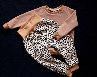 Handmade Set Pumphose und Pulli Pullover Sweater Mitwachshose braun Animalprint Leopard leo Babyhose 62 68 74 80 86 92 98 104 Baby
