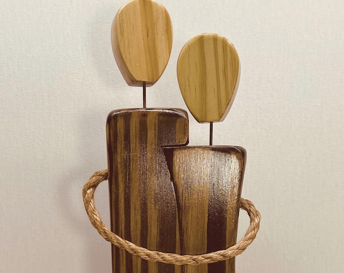 Rustic Wooden Couple Figurine Handmade Unity Sculpture for Home Decor Minimalist Ornaments Gift