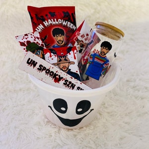 Spooky baskets online for girlfriend