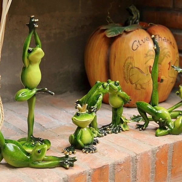 Handmade resin crafts cute yoga frog ornaments desktop TV cabinet living room garden ornaments children's room