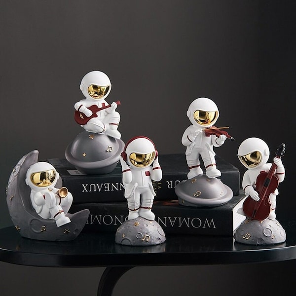 Handmade Creative Resin Music Astronaut Home Decor Figurines Spaceman Sculpture Home Décor