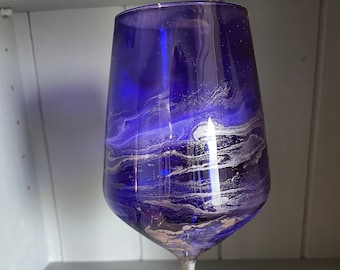 Set of 1, 2, 4 or 6 Beautiful violet purple and silver hand decorated stemmed wine or Prosecco glasses