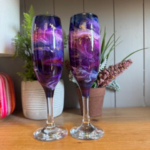 Set of 1, 2, 4 or 6 pink purple blue gold galaxy hand decorated wine or Prosecco glasses