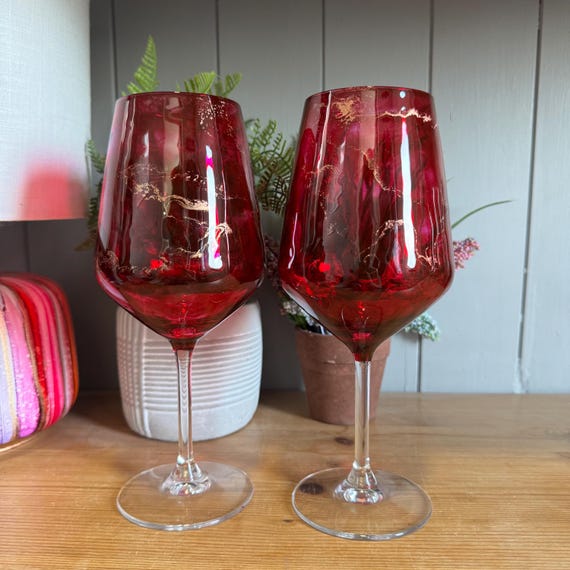 Handdekorierte rote und goldene Weingläser – Stielgläser für Prosecco