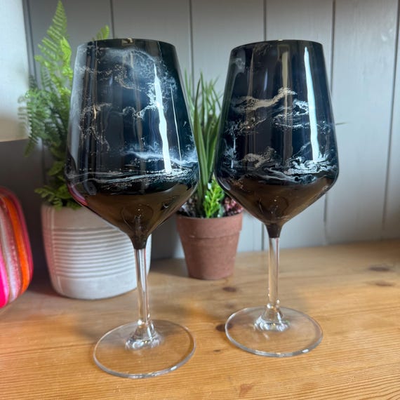 Handdekorierte Wein oder Proseccogläser: Schwarz, Grau & Silber