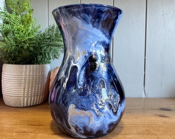 手描きガラスの花瓶 - 青いトップとゴールドのアクセントが付いた