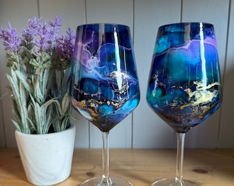 Set of 1, 2, 4 or 6 blue purple turquoise and gold hand decorated stemmed stemless wine or Prosecco glasses. Matching vase available