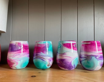 Set of 1, 2, 4 or 6 Beautiful pastel multicolour rainbow watercolour style hand decorated stemmed, stemless or Prosecco glasses