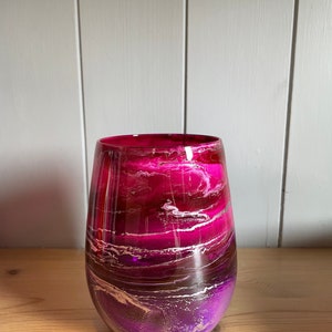 Set of 1, 2, 4 or 6 Beautiful ombré pink purple silver hand decorated wine or Prosecco glasses