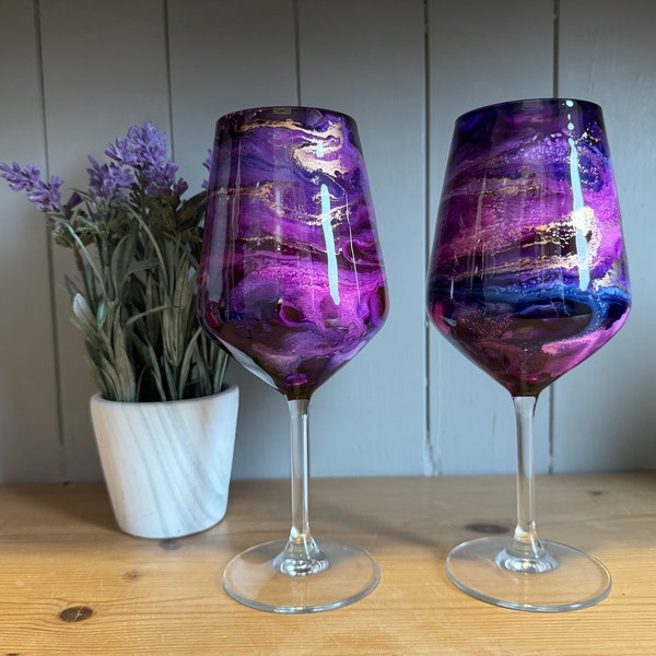 Set of 1, 2, 4 or 6 pink purple blue gold galaxy hand decorated wine or Prosecco glasses