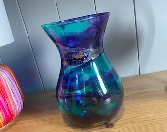 Hand decorated 18cm tall purple and teal design glass vase, ideal gift for new Home, friend, mum, wedding, thank you