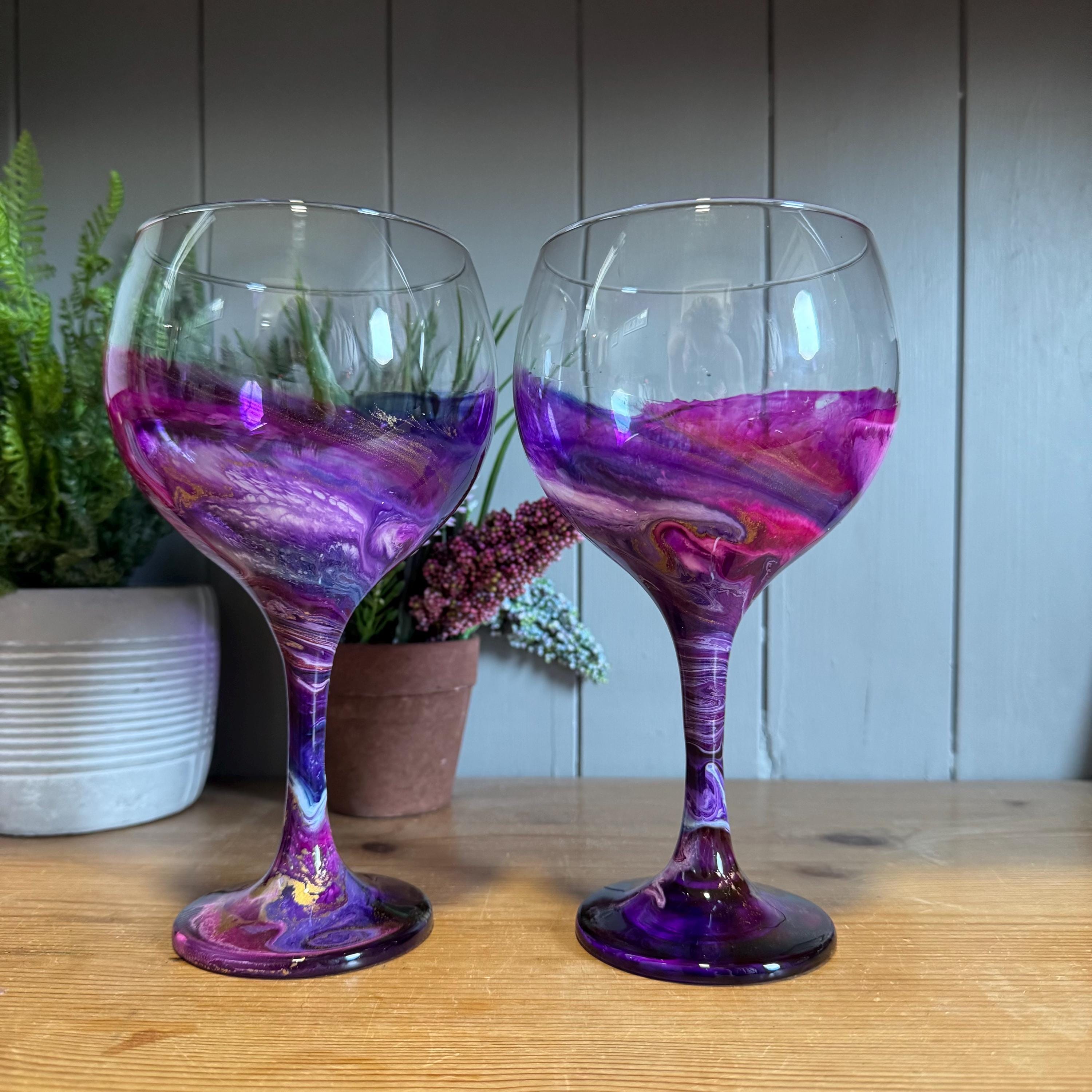 Handdekoriertes Gin Glas: Blau, Pink, Lila, Gold oder Silber