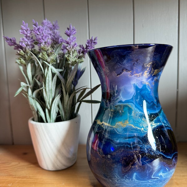 Hand decorated 18cm tall blue purple and turquoise design glass vase, ideal gift for new Home, friend, mum, wedding, thank you