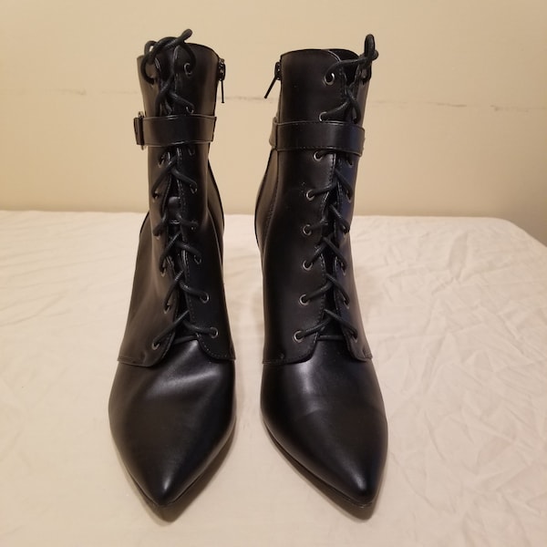 pointed flat boots