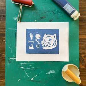 Tiger Crest Handmade Relief Block Printing Linocut Print Poster (24 x 32cm)