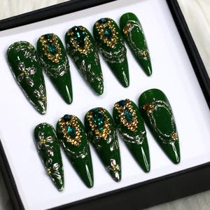 Hand-Painted Green Gem Stiletto Press On Nails: Y2K Goth