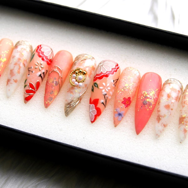 Holografischer Gartentraum Drücken Sie auf die Nägel | Orange Pastell Gefälschte Nägel | Japanischer Stil 3D Metallic Stiletto Nägel | Y2K Spring Nails V178