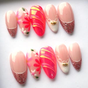 Unghie finte rosa shocking cromate - Unghie finte estive 3D alla moda V268