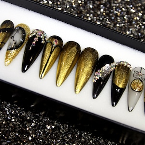 Golden Clock Press On Nails: Metallic Holiday False Nails