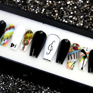 Melodic Vibe Glue On Nails | Hand Painted Y2K Ombre Press On Nails | Artist Festive Nails | Guitar Long Nails With Crystal V62