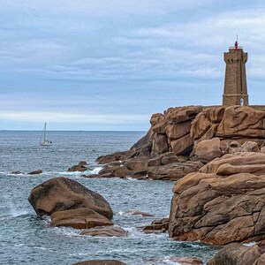 Fotografía del faro Men Ruz en Ploumanach