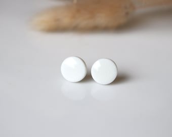 10mm Polymer Clay Ohrstecker, perlenweiß Ohrstecker, handgemacht, Geschenke Ideen für Sie.