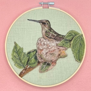 Hummingbird needle felted realistic hummingbird made with wool, bird portrait, hummingbird art, bird lovers gift, gift for hummingbird lover
