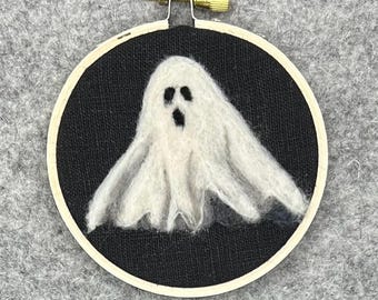 Needle felted cute 2D ghost made of wool.  Adorable ghost ornament, Halloween ghost decoration, Felted ghost painting, Halloween tree decor
