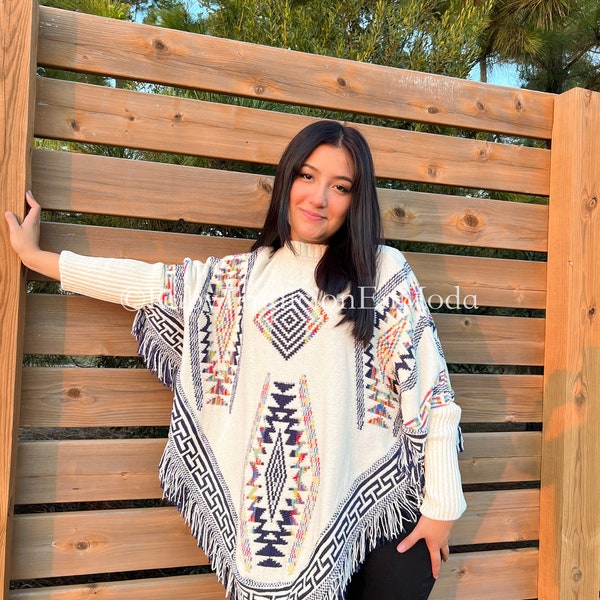 Itzel Mañanita| Poncho Artesanal |Mexican Ponchos| Jorongos Mexicano| Mexican Mañanita| Mexican Gaban| Mexican Sweaters| Mañanita Mexicanas