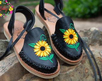 Girasol Huaraches |Sunflower Huaraches |Mexican Huaraches| Mexican Sandals | Mexican Style| Handmade Huaraches | Huaraches Artesanales|