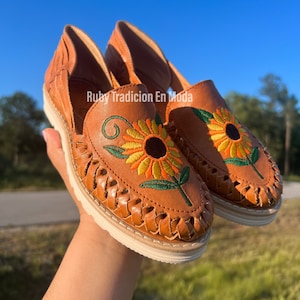 Girasol Huaraches | Solros-Huaraches | Mexikanska Huaraches | Hippie Vintage | Mexikansk stil | Moda Mexicana | Broderade skor | Färgglatt läder