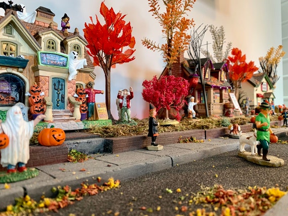 Trick-or-treat Lane 3-section Halloween Village Display Platform