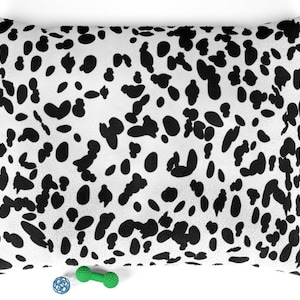 101 Dalmatians Pet Bed 3 Sizes by 1001 Dalmatians