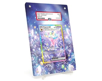 Vitrina expositora ampliada adecuada para la carta PSA Pokemon Espeon ex Prismatic Evolutions (PRE) #155, incluye soporte.