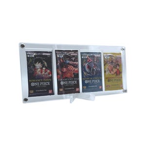 Estuche de acrílico fabricado en Alemania adecuado para 4x One Piece Booster Inglés con soporte de marco de acrílico