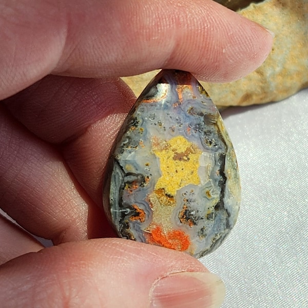 Bumblebee Seam Agate Cabochon