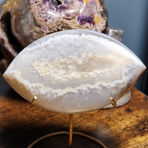 Druzy Agate Eye on Copper Wire Stand