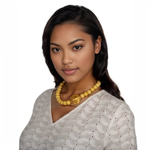 Agate necklace yellow with handmade original Murano pearl with 24 kt gold leaf