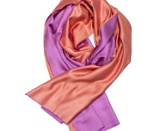 Tweekleurige zijden sjaal in abrikoos en lavendel, 50 x 180 cm - elegant accessoire met korte franjes