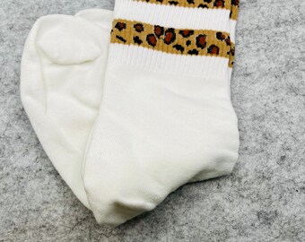 Leo socks, tennis socks with leopard print