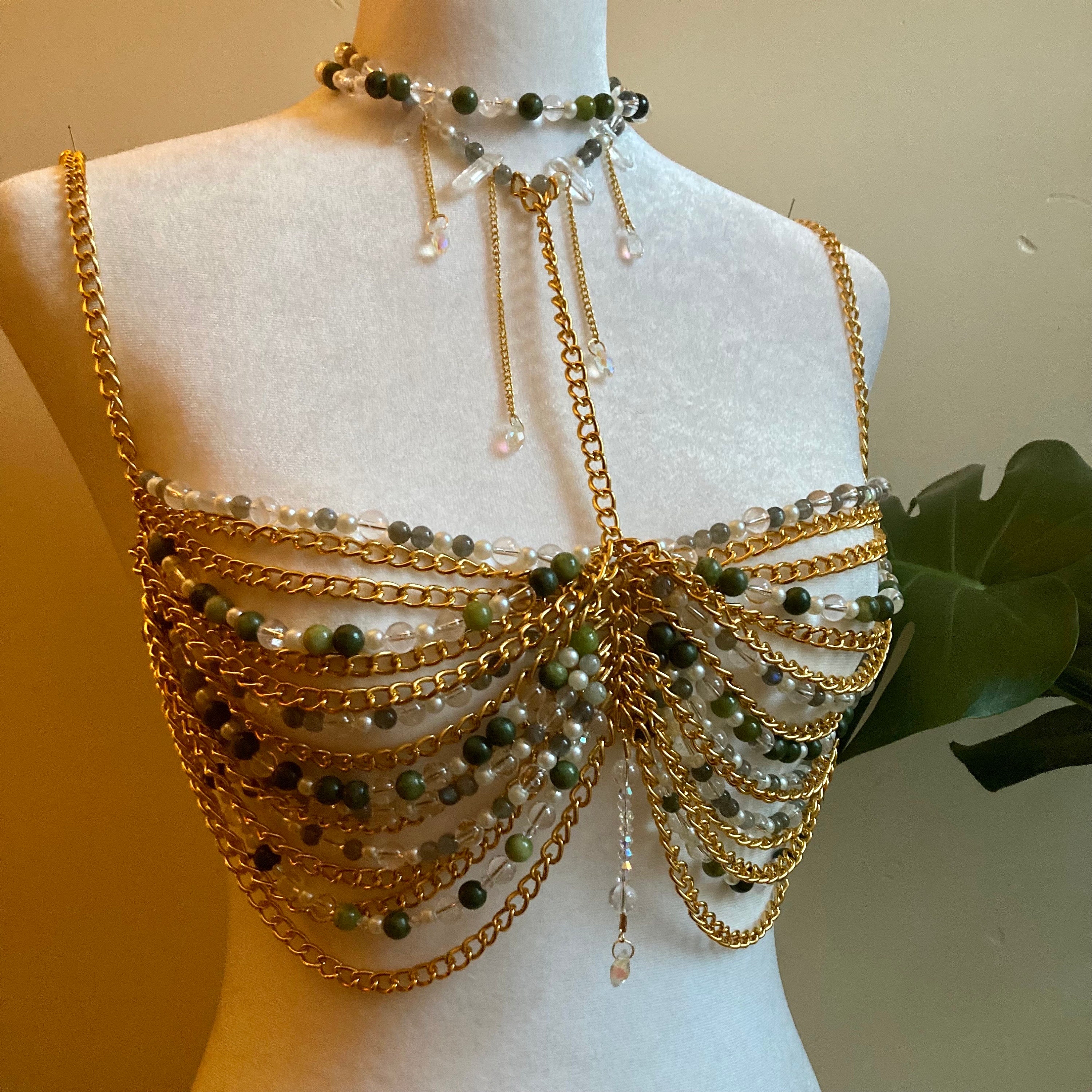 Sparkling Rhinestones Breast Support Bra Chain Bikini Harness Cross Crystal  Bra Body Chain Jewelry Rhinestone Butterfly Pendant Breast Chain for Women  (Gold) 