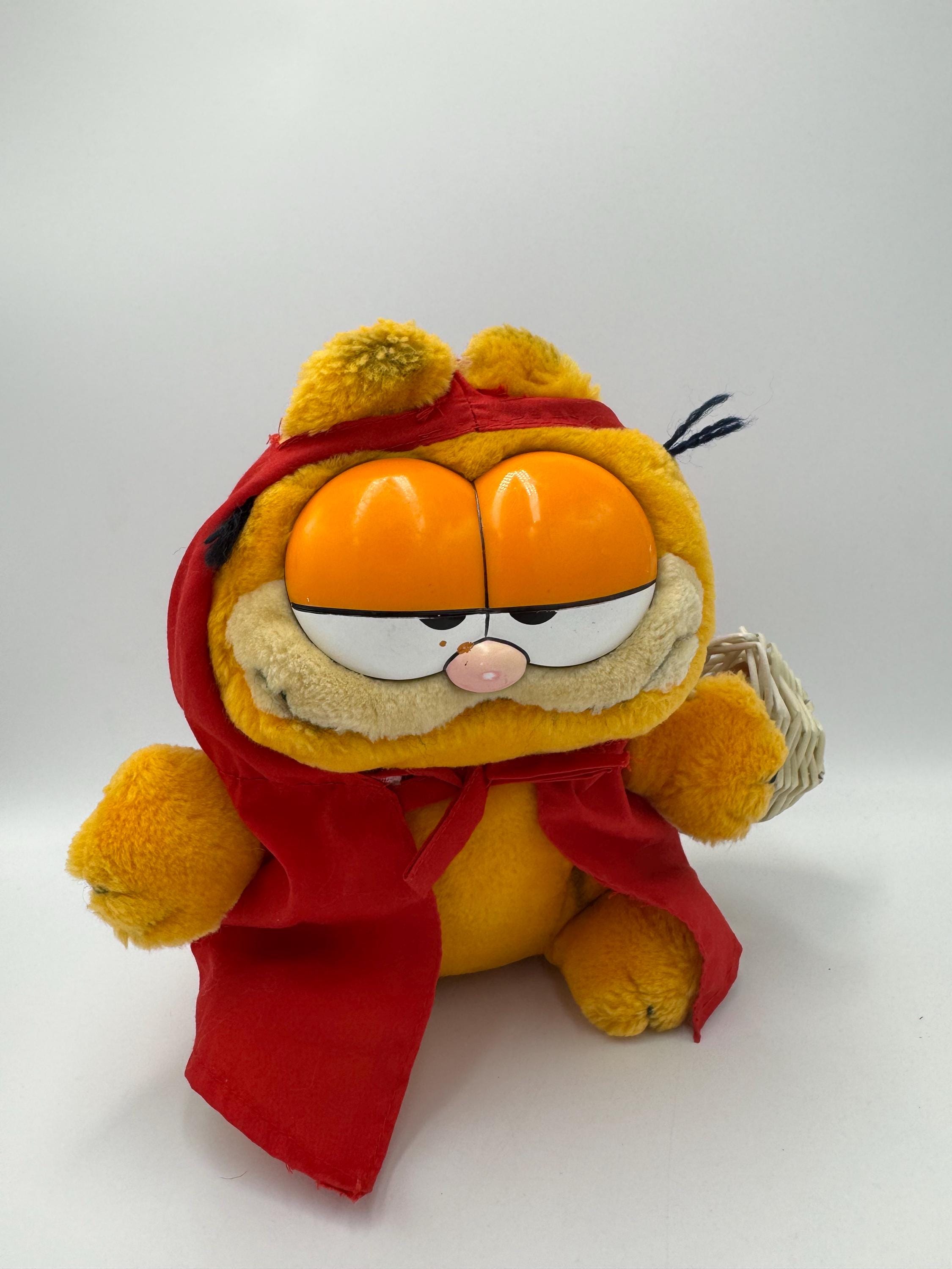 Garfield ‘Little Red Riding Hood’ Cat Vintage Retro Soft Plush Toy made by Dakin from 1980s TV Show 1978-1981, United Feature Syndicate