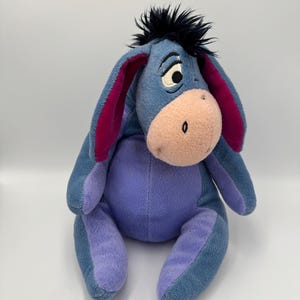 Vintage pluche Eeyore-ezel uit de jaren 90 van Winnie de Pooh, boordevol karakter. Droevige ogen.