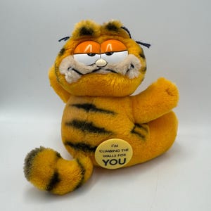 Garfield Swivel Head Cat ‘Hang On’ Vintage Retro Soft Plush Toy, Dakin, 1980s TV Show 1978-1981, United Feature Syndicate