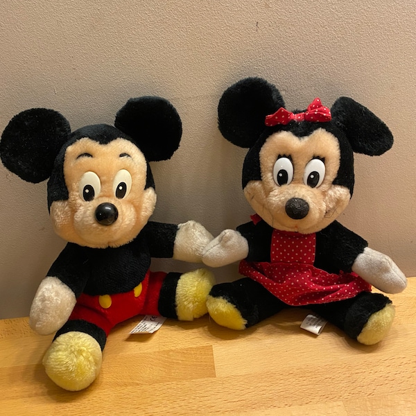 19cm Mickey & Minnie Mouse Vintage Retro 1980s soft plush toy pair. Excellent condition with labels, cartoon eyes and outfit