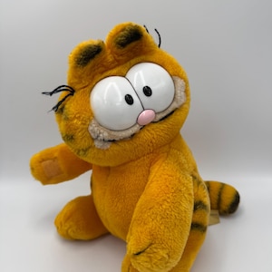 Garfield Cat Vintage Retro Soft Plush Toy made by Dakin 1980s TV Show 1978-1981, United Feature Syndicate