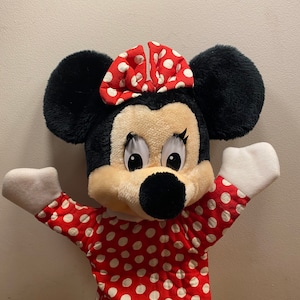 Minnie Mouse Vintage Disneyland Retro 1980s soft plush toy hand puppet. Excellent condition with label, cartoon eyes and eyelashes. Disney